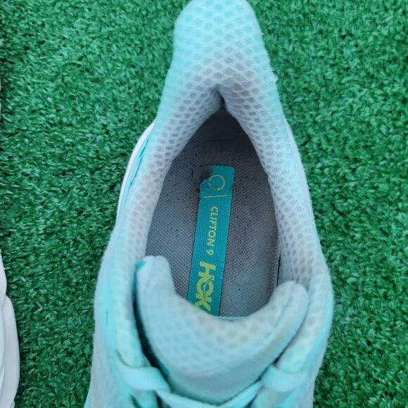 Hoka One One Clifton 9 - Women's running shoes - Size 9.5B - Picture 10 of 11